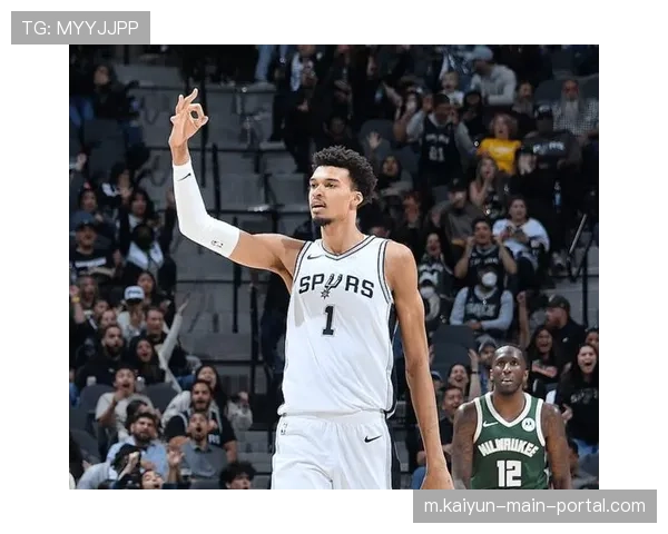 文班亚马单场轰下40分展现DPOY级别防守威慑力